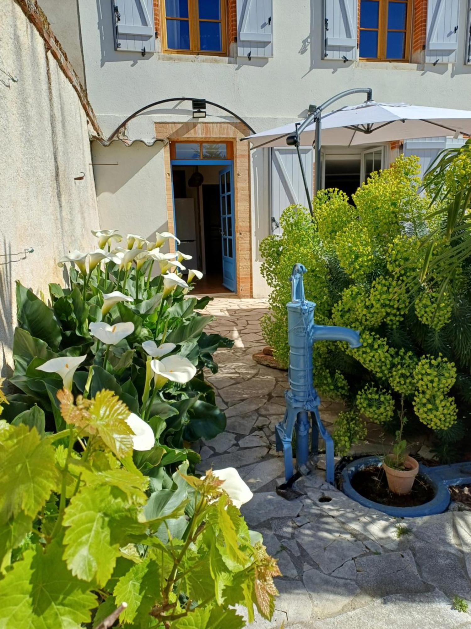 Le Relais De Lezat Hotell Exteriör bild